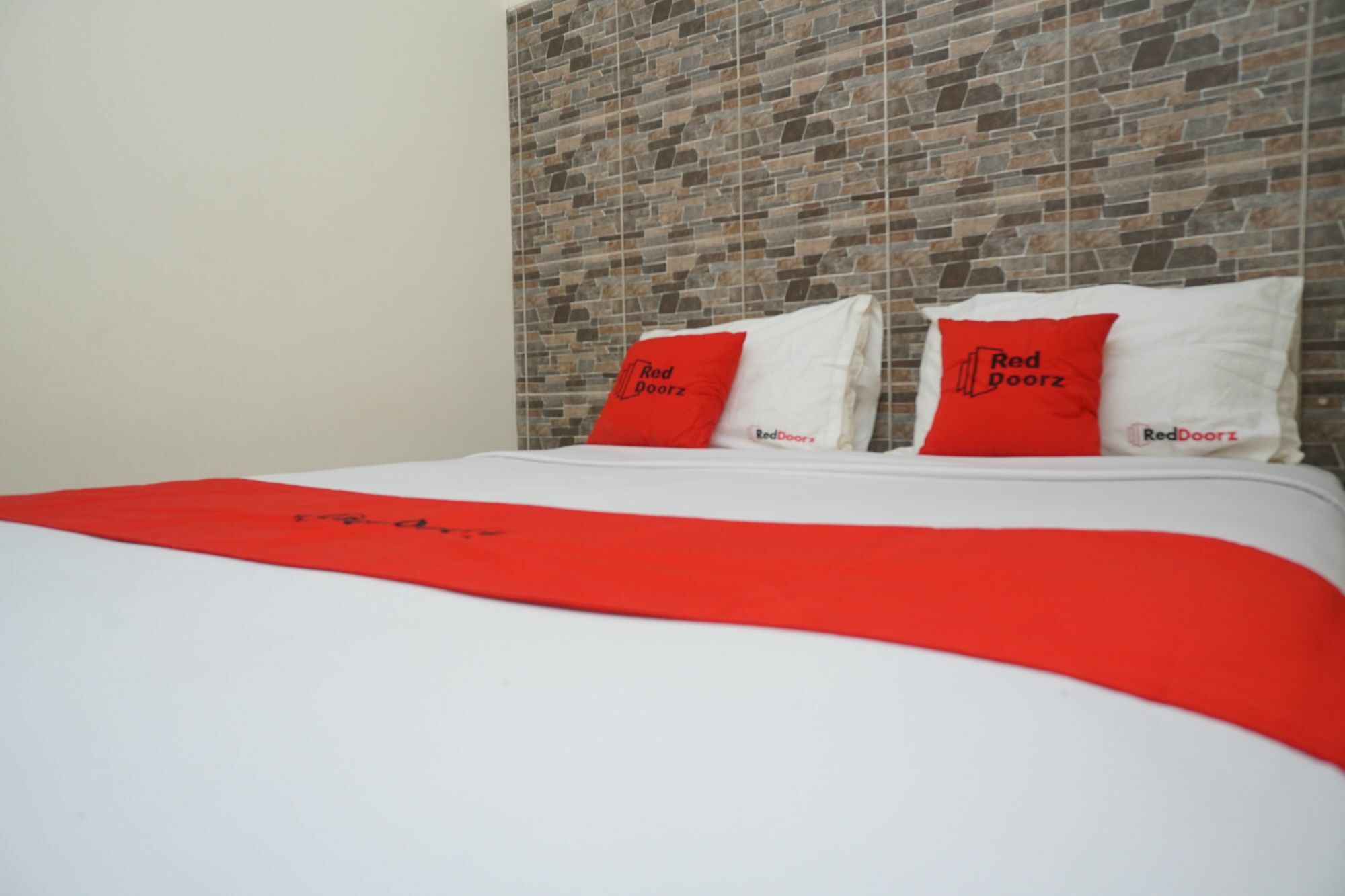 Reddoorz Plus @ Ciumbuleuit Area باندونج المظهر الخارجي الصورة