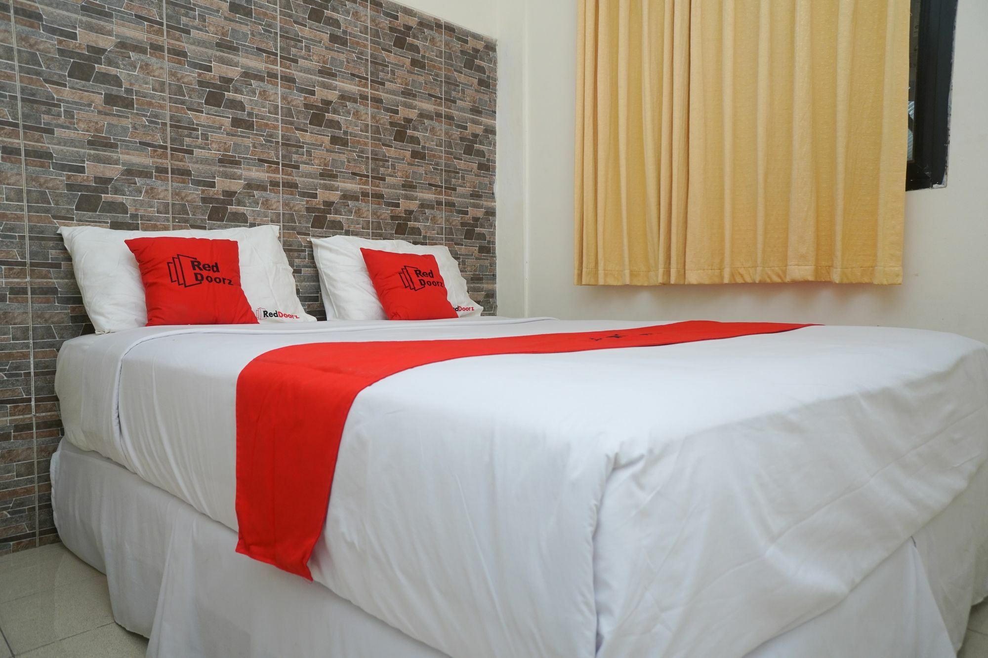 Reddoorz Plus @ Ciumbuleuit Area باندونج المظهر الخارجي الصورة