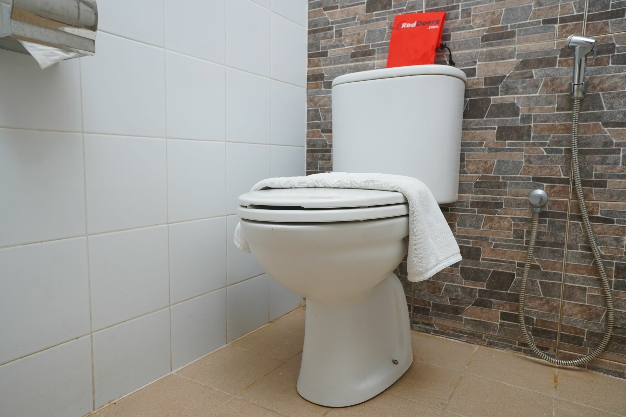 Reddoorz Plus @ Ciumbuleuit Area باندونج المظهر الخارجي الصورة