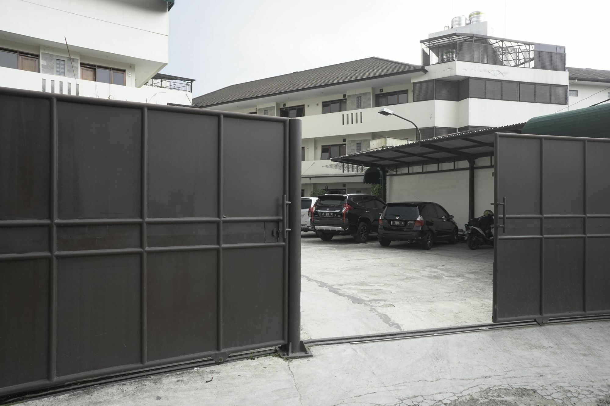 Reddoorz Plus @ Ciumbuleuit Area باندونج المظهر الخارجي الصورة