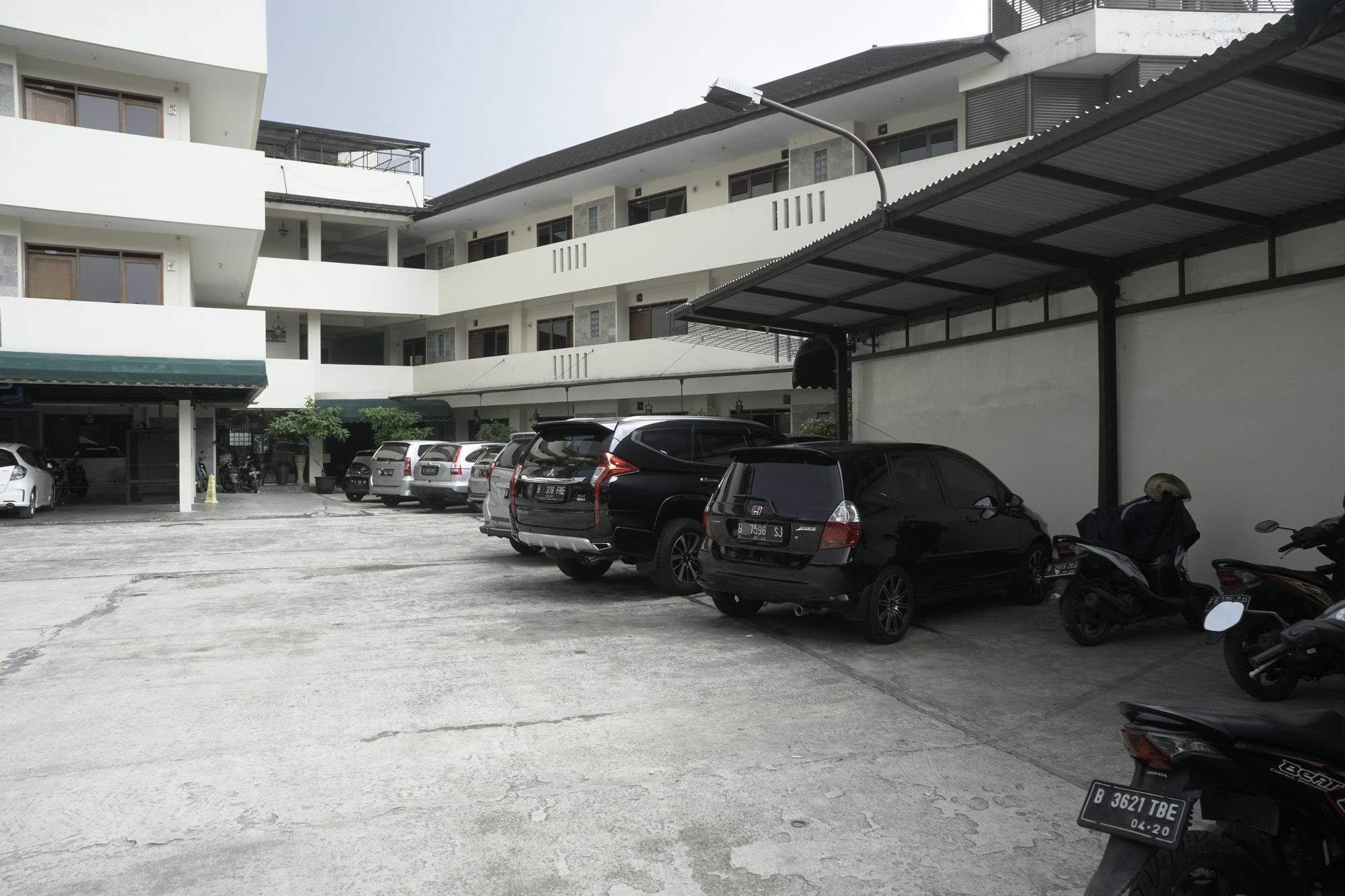 Reddoorz Plus @ Ciumbuleuit Area باندونج المظهر الخارجي الصورة